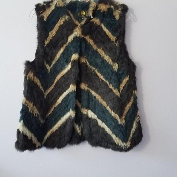 FUR VEST - Picture 3 of 3